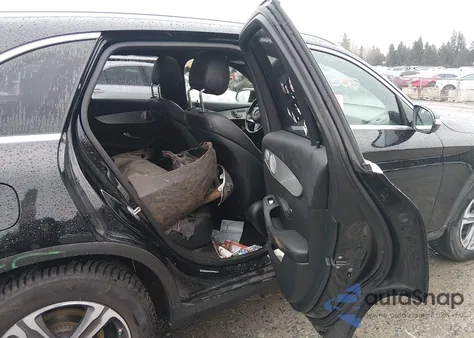 2019 Mercedes-Benz Glc 300 4Matic from USA, damaged, VIN WDC0G4KB7KF638709